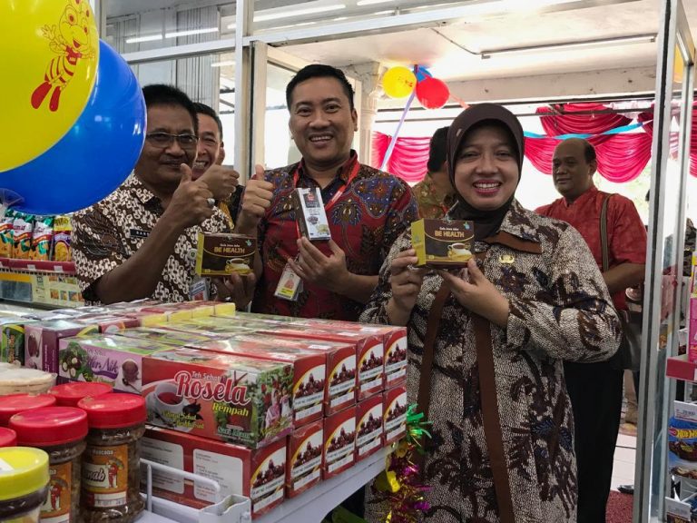 Kesempatan bagi Industri Kecil Menengah untuk memasarkan produk lokal khas daerah di toko-toko Alfamart