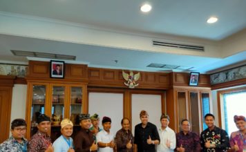 Kolaborasi Bank Indonesia Provinsi Bali dan DPD Aprindo Bali serta Peritel Bali siap mendukung implementasi standar Nasional Quick Response Code (Qris) per 1 januari 2020.