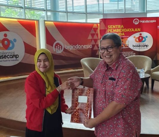Penandatangan MOU antara BigIndonesia dengan APRINDO