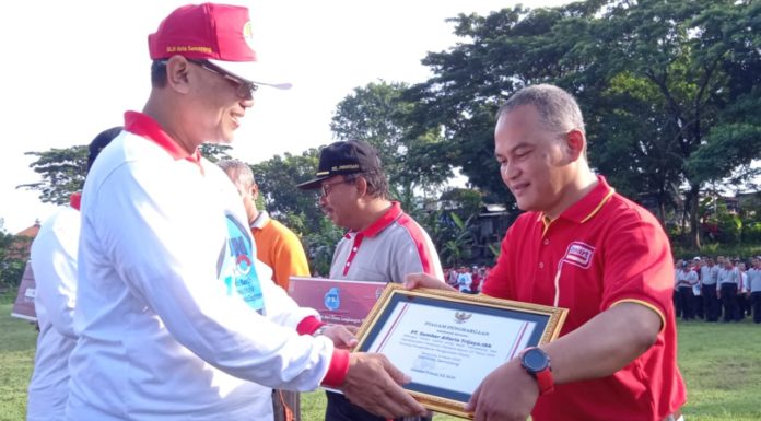 Penghargaan untuk Alfamart dalam Peringatan Hari Peduli Sampah Nasional (HPSN) 2020 di Kota Semarang