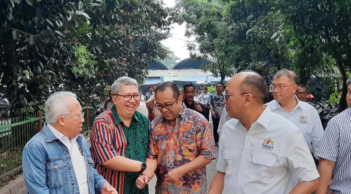 Kunjungan Ketua Umum KADIN, Ketua Umum APRINDO dan Dirut PD. Pasar Jaya ke Pasar Induk Kramat Jati
