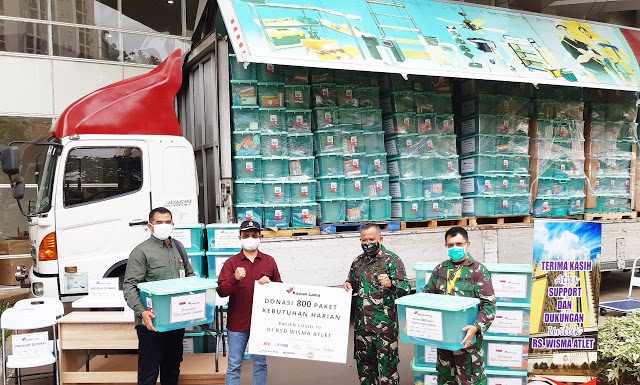PT Kawan Lama Beri Bantuan 800 Paket Kebutuhan Harian, Meja Dan Kursi Di Rsd Wisma Atlet