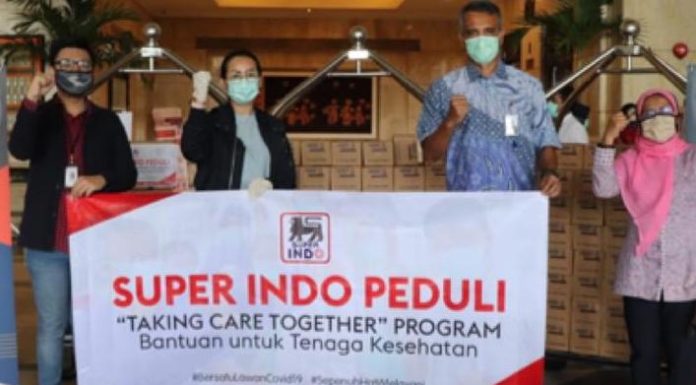 Super Indo Berikan Bantuan Kepada Petugas Medis di Jakarta