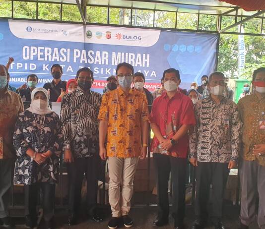 Hari ini Aprindo Jawa Barat mendampingi Wamendag dalam kegiatan Operasi Pasar di Kota Tasikmalaya