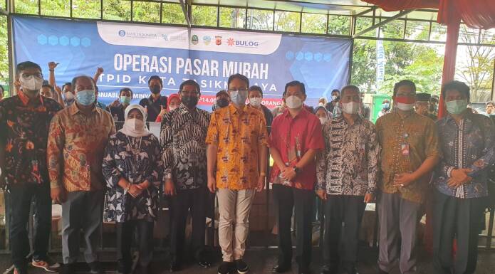 Hari ini Aprindo Jawa Barat mendampingi Wamendag dalam kegiatan Operasi Pasar di Kota Tasikmalaya